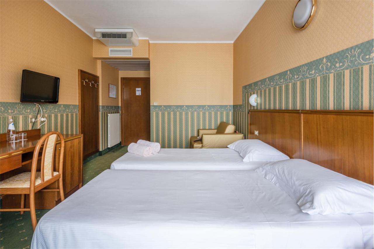 Hotel Splendid Palace Limone sul Garda Room photo