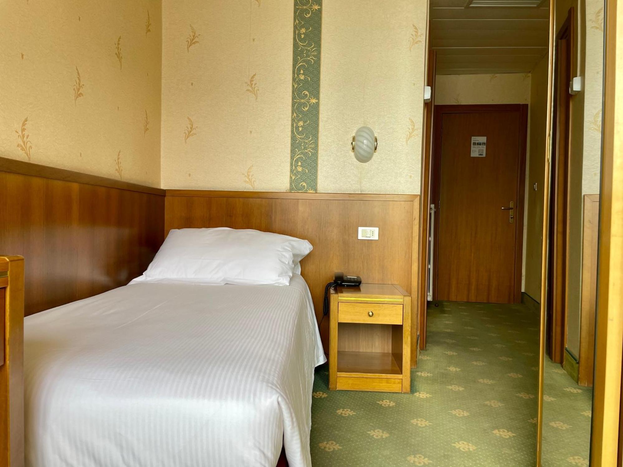 Hotel Splendid Palace Limone sul Garda Room photo