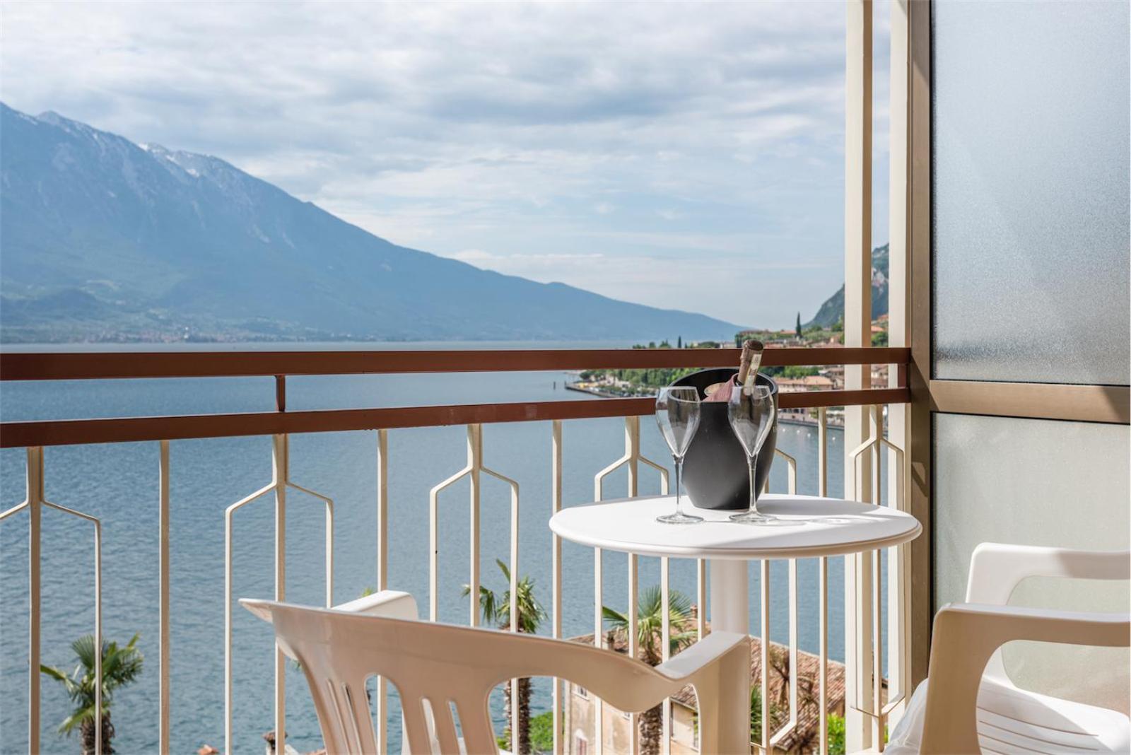 Hotel Splendid Palace Limone sul Garda Exterior photo